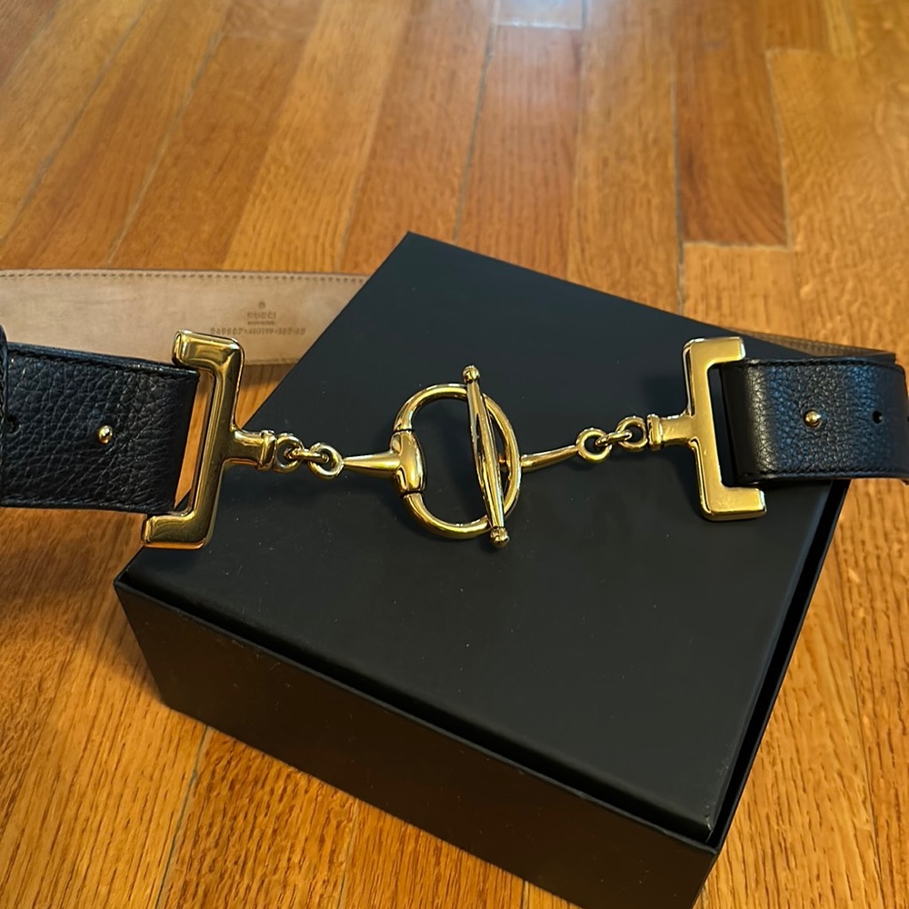 Gucci belt 1.5” wide, size 100cm in black leather